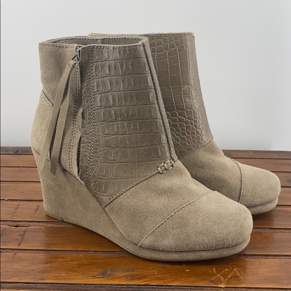 Toms Desert Wedge High Croc Suede taupe 6.5 BIN3